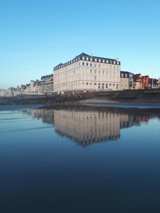 Lumineux Centre Digue *